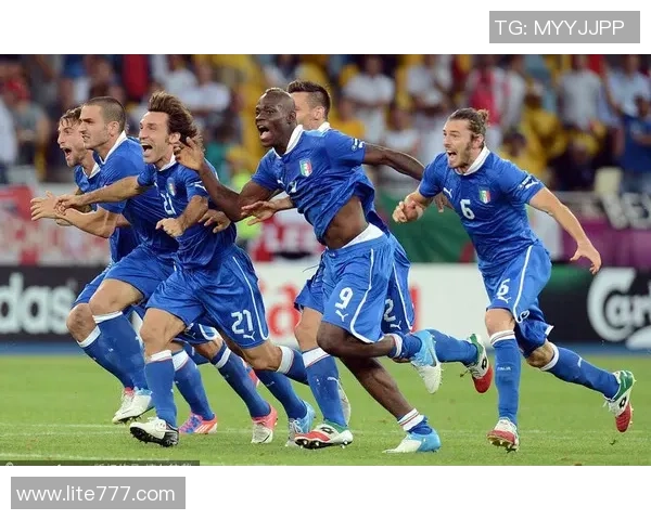 2012年欧洲杯德国对意大利比赛解读张路分析战术与球员表现